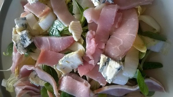 salade endives,mache, roquefort et bacon