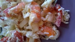 salade de riz, crevettes, tomates et endives
