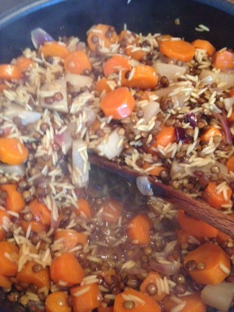 plat vegetarien carottes navets lentilles et riz