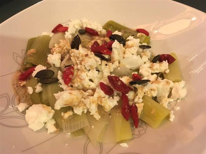 salade poireaux, feta, baies de goji, graines de courge